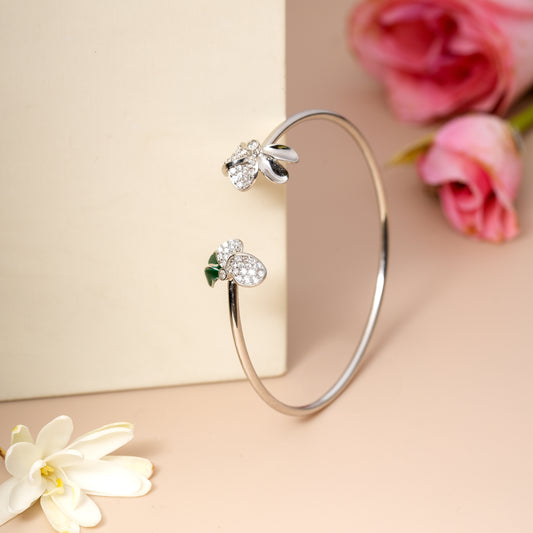 Petal Kiss Bracelet